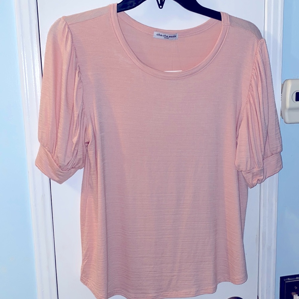 NWT cha cha vent pink top with unique sleeves